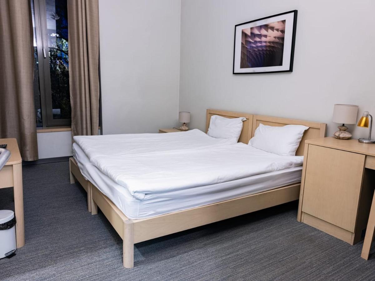 Zaliasis Slenis - Self Check-In Hotel - Free Parking Aukstkiemiai Eksteriør billede